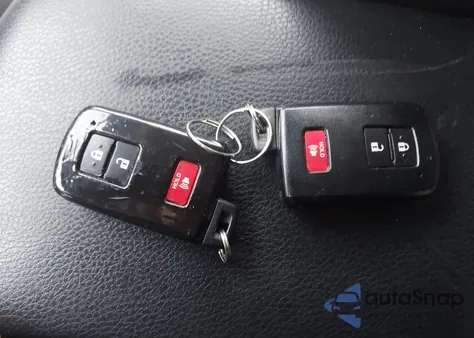 2018 Toyota Rav4 Xle z USA, uszkodzony, nr VIN JTMRFREV6JD223152